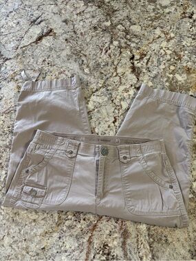 Gloria Vanderbilt Women's Light Taupe Bermuda Shorts